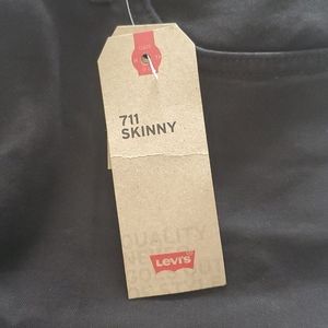 Never Worn! Levi's Skinnys